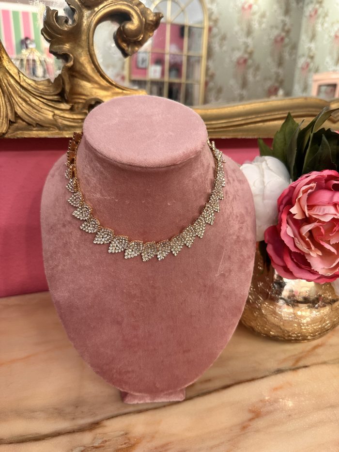 Collana girocollo foglie