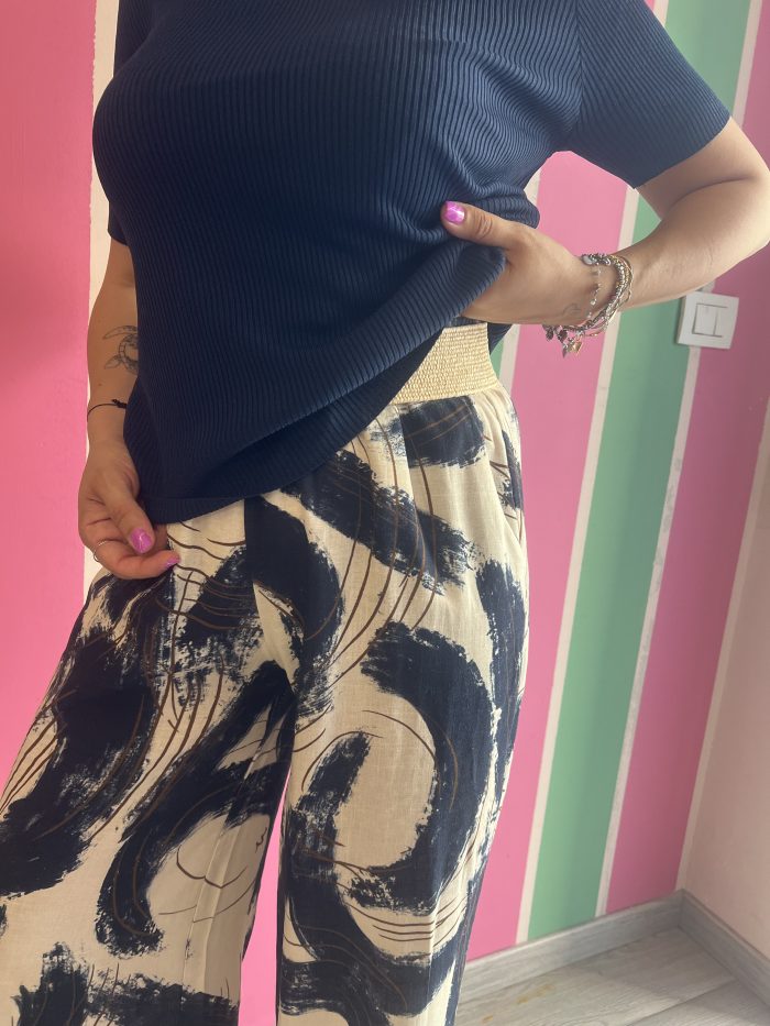 Maglia scollo strass