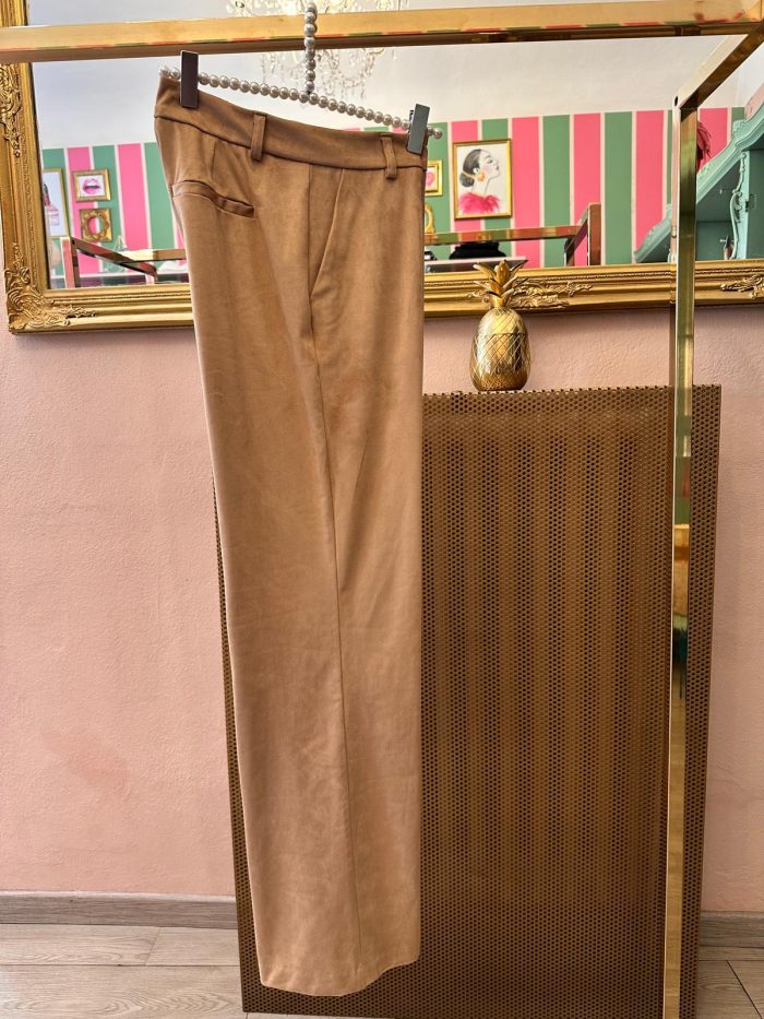 Pantaloni camoscio beige
