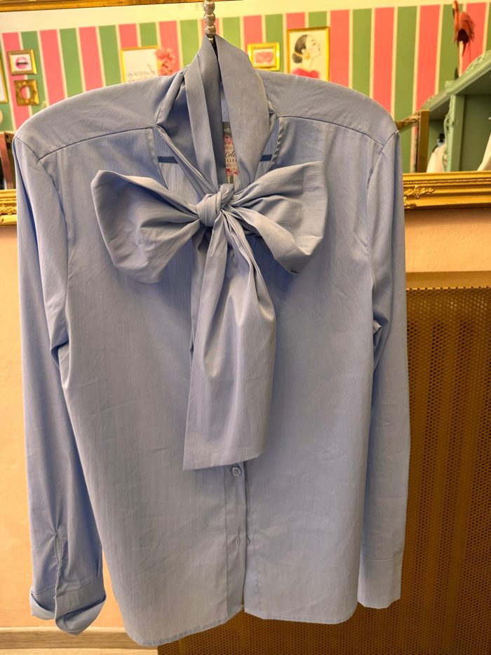 Camicia fiocco azzurra