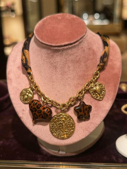 Collana ciondoli leo